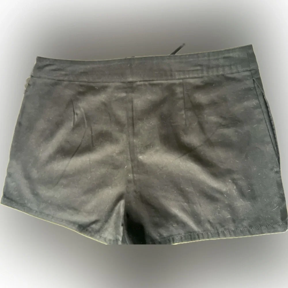 Ladies Pirates of the Caribbean Lace up Shorts - Picture 5 of 5